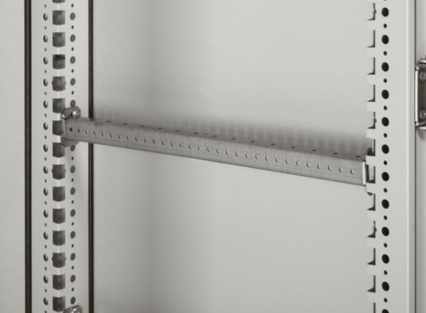 Jeu de 2 traverses perforées horizontales pour armoire Altis largeur ou profondeur 500mm: th_LG-048015-WEB-DECO.jpg