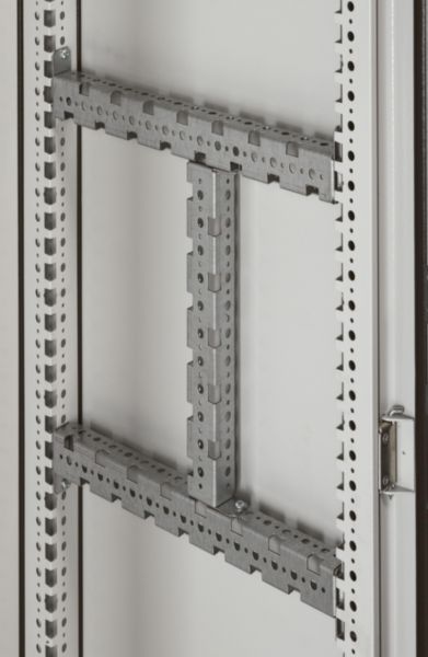 Jeu de 2 traverses perforées multifonctions pour armoire Altis largeur ou hauteur ou profondeur 400mm: th_LG-048024-WEB-DECO.jpg