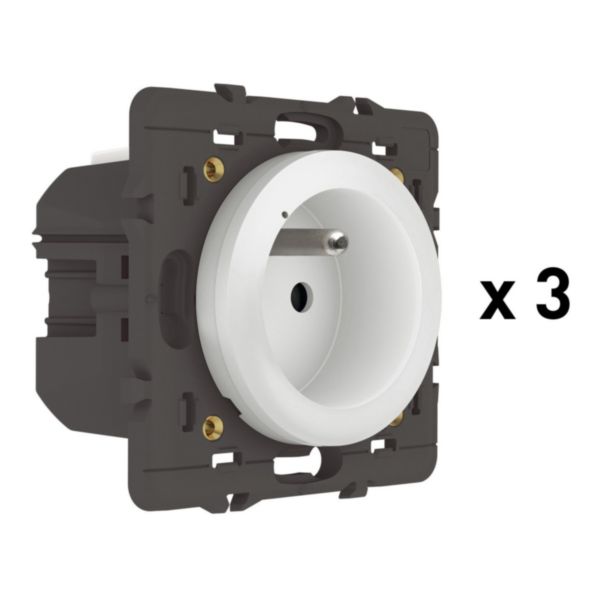 Pack 3 prises de courant connectées Céliane with Netatmo 16A 3680W avec mesure et suivi consommation - blanc sans plaque: th_LG-067638A-WEB-OTH.jpg
