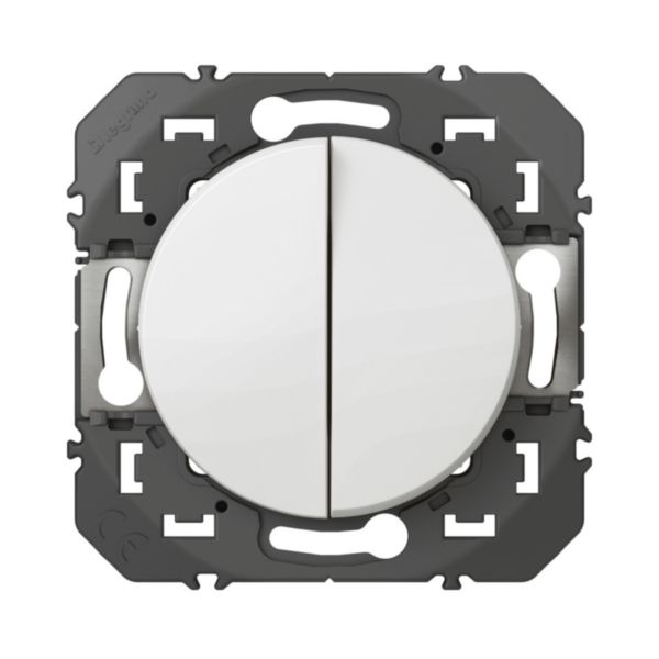 Double interrupteur ou va-et-vient dooxie 10AX 250V~ finition blanc: th_LG-600002-WEB-F.jpg