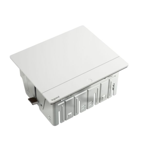 Incara Pop-up à encastrer dans mobilier et à équiper de 4 modules avec couvercle finition blanc: th_LG-654801-WEB-R.jpg