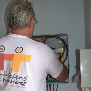 esf electricien installation solidarite 350x350