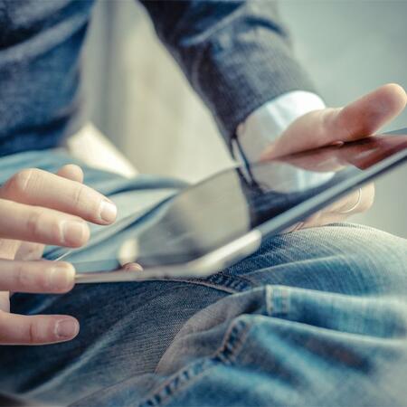 tablette mains formation en ligne 700x700