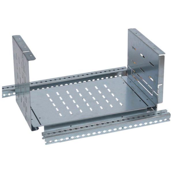 Kit séparation en U pour jeu de barres horizontal 4000A pour gaine à câbles externe profondeur 975mm pour formes XL³ - Page 82
