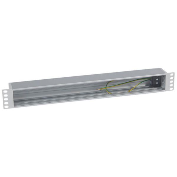 Bloc d'alimentation (PDU) 19 pouces 230v~ à équiper reçoit 16 mod mosaic