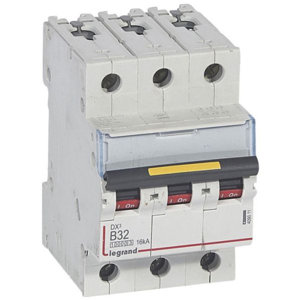Disjoncteur DX³10000 16kA arrivée haute et départ bas à vis 3P 400V~ - 32A - courbe B - 3 modules - Page 64