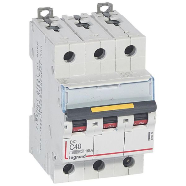 Disjoncteur DX³10000 16kA arrivée haute et départ bas à vis 3P - 400V~ - 40A - courbe C - 3 modules - Page 16