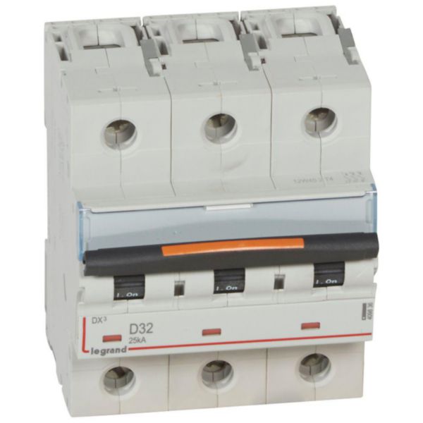 Disjoncteur DX³ 25kA arrivée haute et départ bas à vis 3P 400V~ - 32A - courbe D - 4,5 modules - Page 16