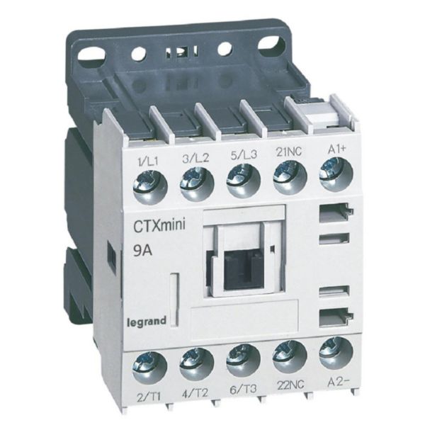 Mini-contacteur de puissance CTX³ 3 pôles 9A avec contact auxiliaire intégré 1NF - tension de commande 24V=