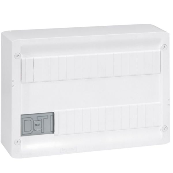 Coffret multimédia basique avec brassage équipé et précâblé 8 prises rj45