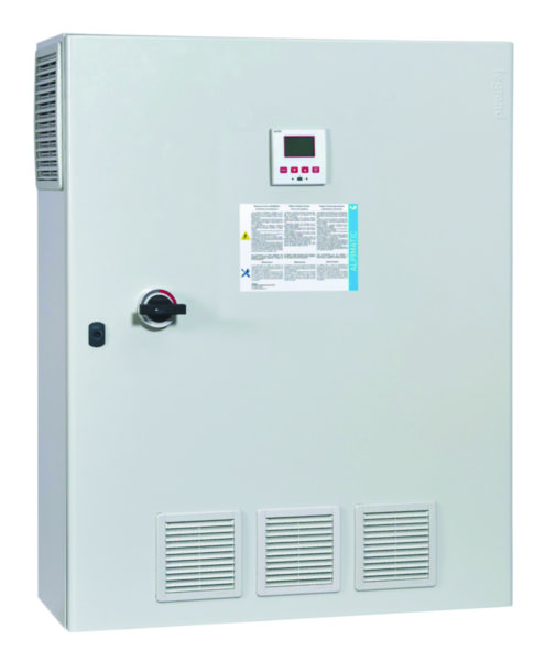 Coffret de compensation automatique Alpimatic 150kVAr à 4 gradins pour réseau triphasé 400V avec disjoncteur intégré
