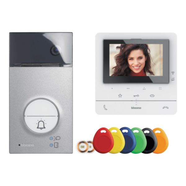 Kit portier vidéo couleur Classe 100X connecté avec écran 5pouces, contrôle d'accès par badges et boucle inductive Blanc