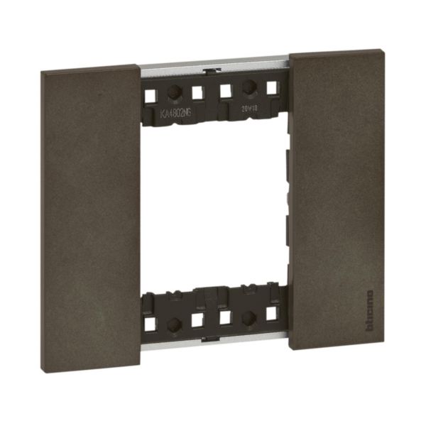 Plaque de finition Living Now Collection Les Noirs matière zamak 2 modules - finition Acier Space - Page 6