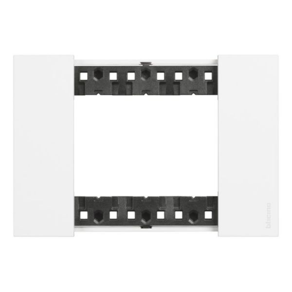 Plaque de finition Living Now Collection Les Blancs matière polymère 3 modules - finition Blanc