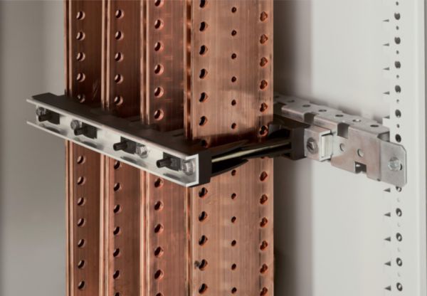 Support isolant pour armoire Altis - 1 ou 2 barres cuivre 50x5mm, 63x5mm, 75x5mm, 80x5mm, 100x5mm par pôle jusqu'à 1600A