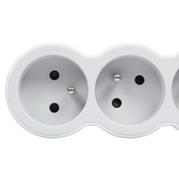 Rallonge multiprise extra-plate équipée de 4 prises 2P+T 16A 3680W avec cordon longueur 1,5m - blanc et gris clair