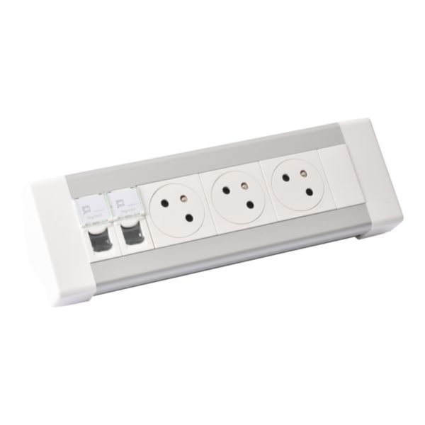 Bloc bureau à câbler équipé de 3 prises 2P+T Surface et 2 prises RJ45 catégorie 6 FTP