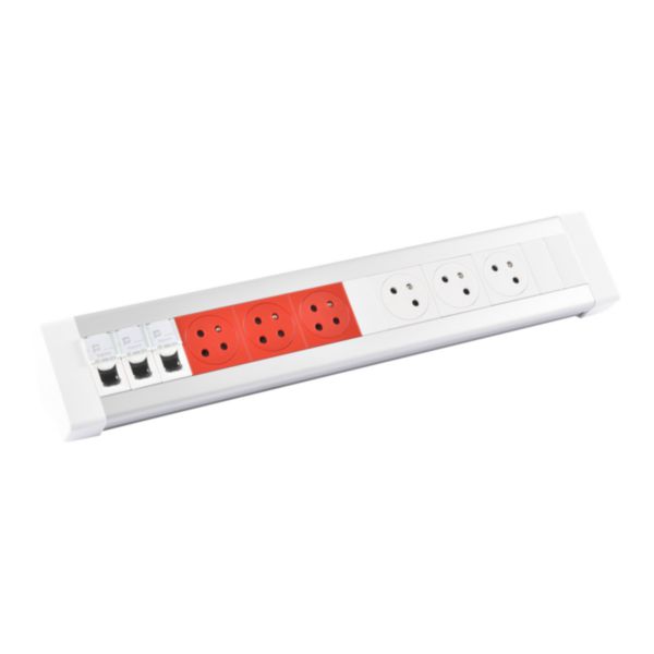 Bloc bureau à câbler équipé de 3 prises Surface, 3 prises Surface à détrompage et 3 prises RJ45 catégorie 6 FTP