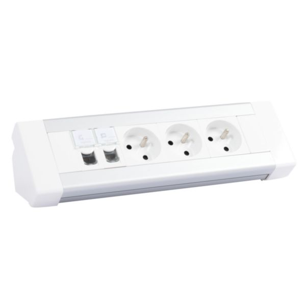 Bloc bureau équipé de 3x2P+T , 2 prises RJ45 et 2 obturateurs 1 module à câbler