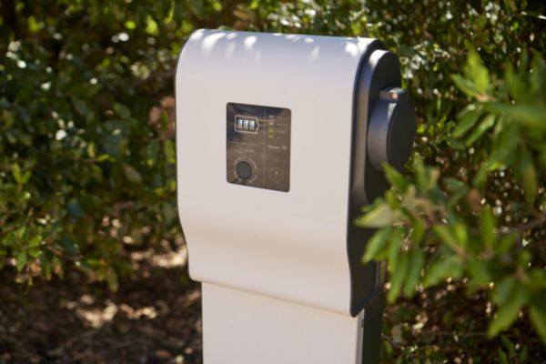 Borne triphasée plastique avec protection DC Green'up Premium pour 1 véhicule électrique Mode 3 - 22kW 32A