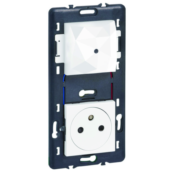 Pack Control Mosaic with Netatmo pour installation connectée avec 1 Prise Control et 1 Prise 2P+T 16A - Blanc