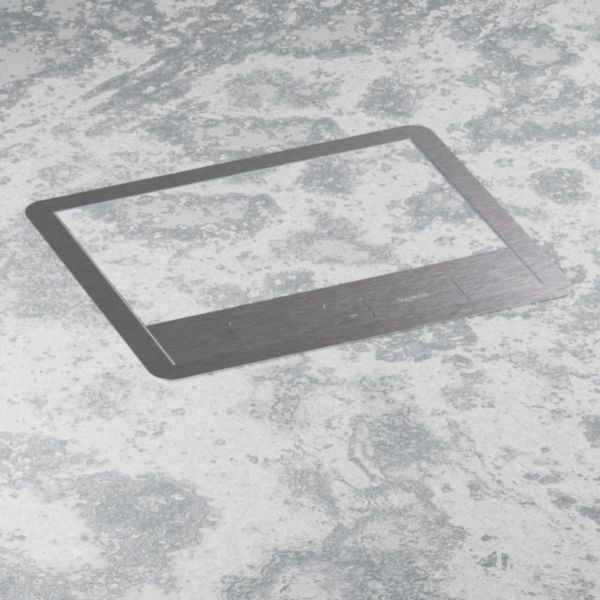 Boîte de sol Mosaic 18 modules horizontaux avec couvercle métal - hauteur réglable 76-250mm