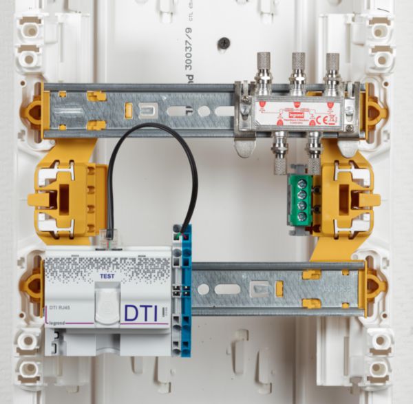 Coffret de communication Basic pour rénovation pour accéder dans tout le logement à la TV TNT HD, satellite ou câble