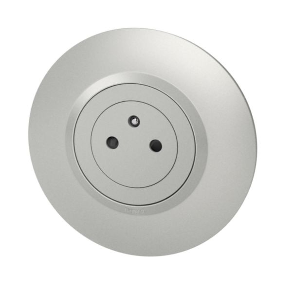 Prise de courant 2P+T Surface dooxie 16A livrée avec plaque ronde alu avec bague effet chrome