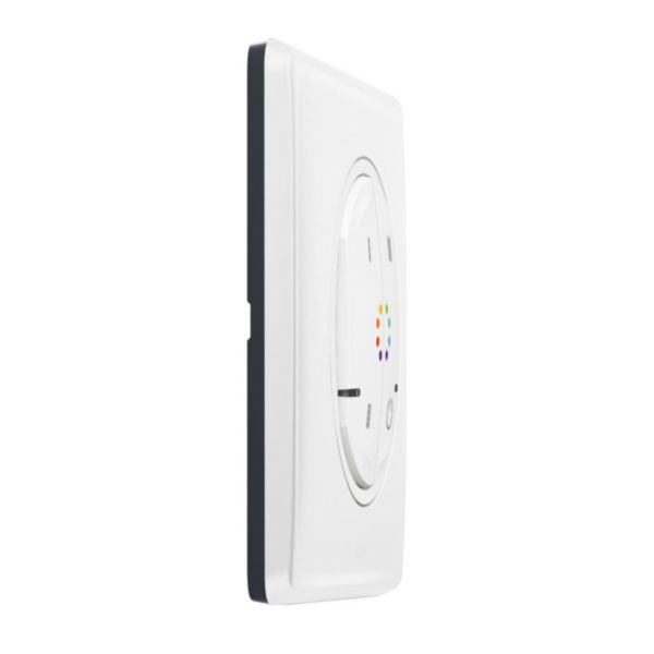 Pack de démarrage Ambiances Couleurs Céliane with Netatmo commande sans fils, Prise Control mobile et ampoule couleur - blanc