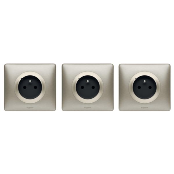 Lot de 3 prises connectées Céliane with Netatmo avec mesure puissance et suivi consommation complètes avec plaque Titane