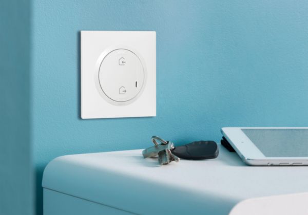 Commande générale sans fils Départ/Arrivée pour installation connectée dooxie with Netatmo complète avec plaque blanche