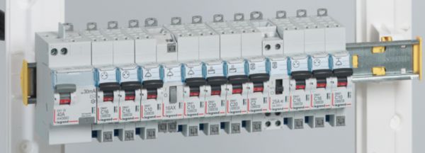 Coffret Drivia 18 modules 3 rangées IP30 IK05 - Blanc RAL9003