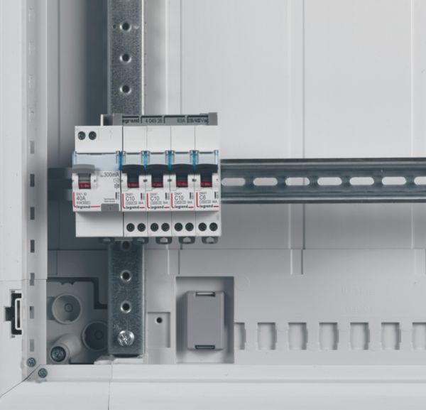 Interrupteur différentiel DX³-ID arrivée haut vis et départ haut automatique - 2P 230V~ 40A typeAC 300mA - 2 modules