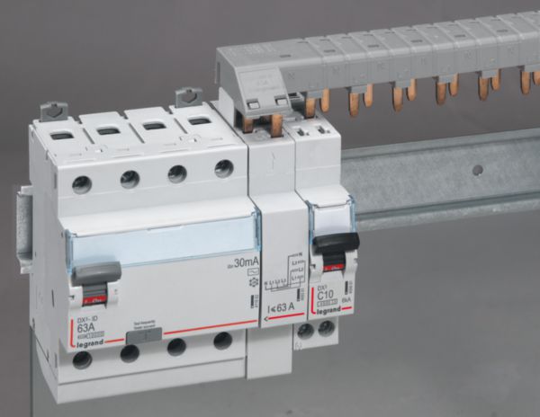 Interrupteur différentiel DX³-ID arrivée haut à vis et départ haut automatique - 4P 400V~ 63A typeAC 30mA - 5 modules