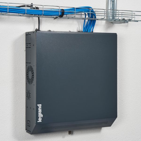 Coffret vertical Linkeo 19pouces pour applications tertiaire de proximité 3U+1U 569x538x158mm livré monté IP20 IK08