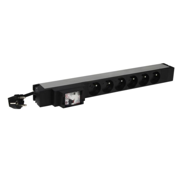 PDU avec disjoncteur différentiel 19pouces 1U LCS³ avec 6 prises 2P+T et cordon d'alimentation 3m avec fiche 2P+T 16A