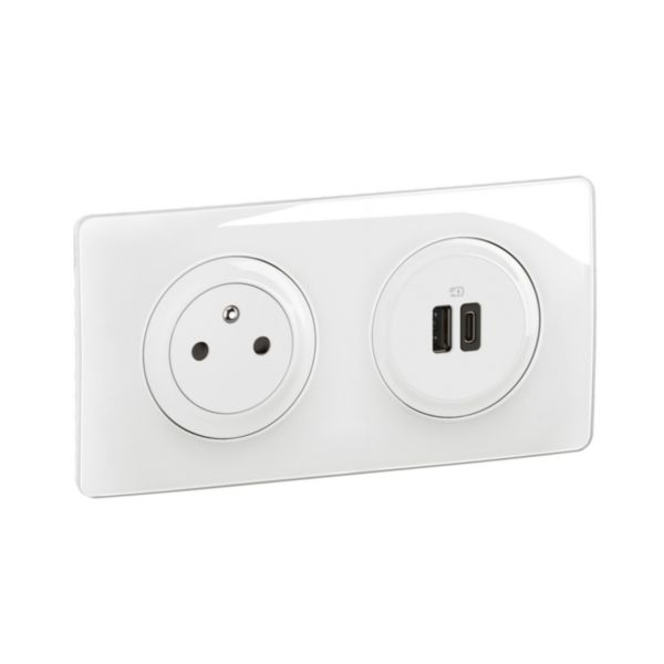 Prise 2P+T Surface Confort Céliane et double prise USB Type-A + Type-C précâblées avec plaque et boîte à encastrer - Blanc