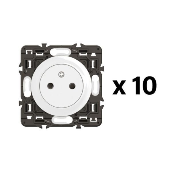 Lot de 10 prises de courant avec terre Céliane Surface Confort - Blanc avec supports, à équiper de plaques