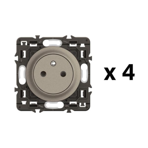 Lot de 4 prises de courant avec terre Céliane Surface Confort - Titanium avec supports, à équiper de plaques