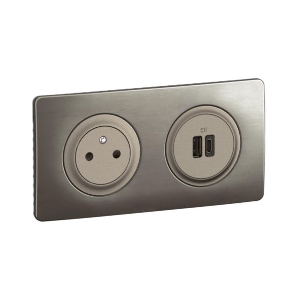 Prise 2P+T Surface Confort Céliane et double prise USB Type-A + Type-C précâblées avec plaque et boîte à encastrer - Titanium