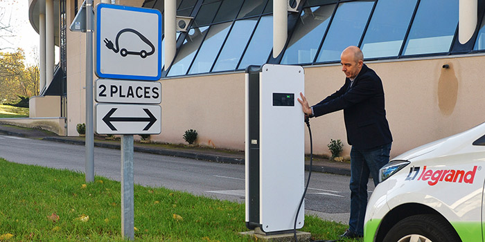 Formation Legrand Infrastructures De Recharge Pour Véhicules