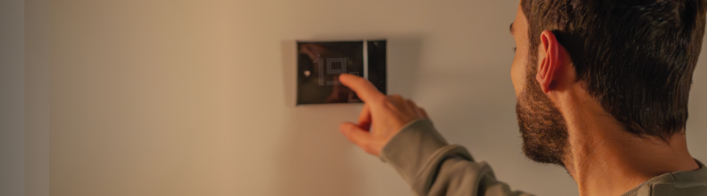 Avec le thermostat connect&eacute; Smarther with Netatmo, 
r&eacute;gulez la temp&eacute;rature pour plus d&rsquo;&eacute;conomies