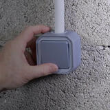 Comment installer un va-et-vient saillie Plexo&trade; ?