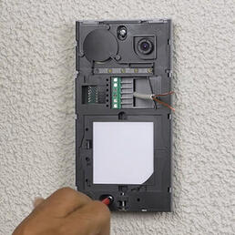 01 fixe platine mur 350x350
