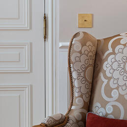 art epure or satin fauteuil hotel paris monaco 350x350