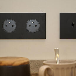 double prise surface inter art epure 350x350