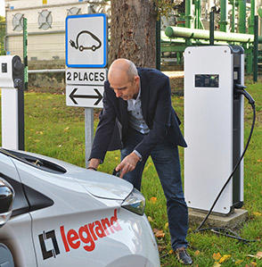 Formation Legrand : Infrastructures de recharge pour véhicules électriques (IRVE) - Niveau 1 - PR0902