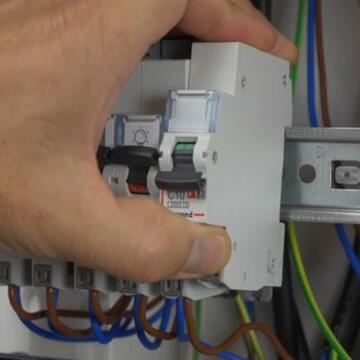 2 installation disjoncteur circuit lumiere 350x350