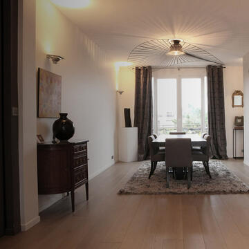 Pour une installation sur mesure, un appartement de Neuilly s’équipe d’un appareillage customisé