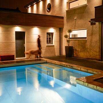 maison piscine nuit eclairage mc px 350x350